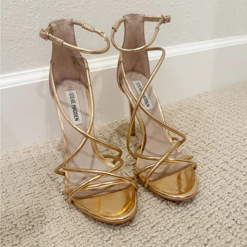 STEVE‎ MADDEN Satire Heels in Rose Gold size 8
